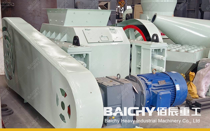 Двухвалковая дробилка мощностью 30 тонн в час для дробления известняка