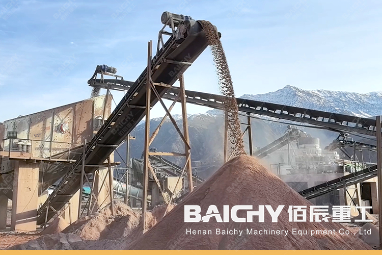 линия дробилки известняка мощностью 80-100 тонн в час, вибрационный грохот 4YK1548 для пр